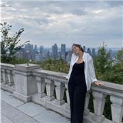 profesora titulada en administración y dirección de empresas